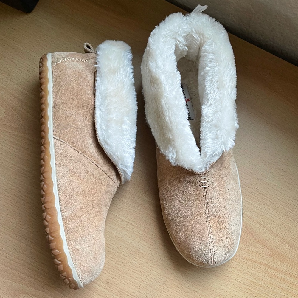 Minnetonka Women's Faux Fur Ankle Slipper Boots